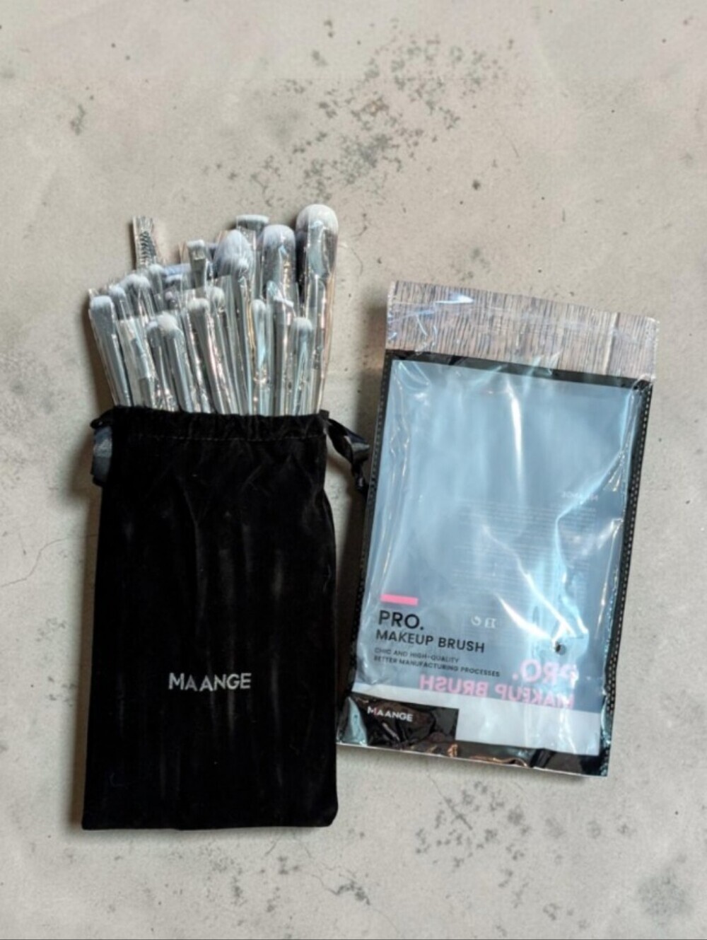 Nib! MAANGE 30pc Pro. Makeup Brush Set